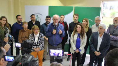 Nikisch anunció mil cuadras de ripio y "revitalización" de la gestión
