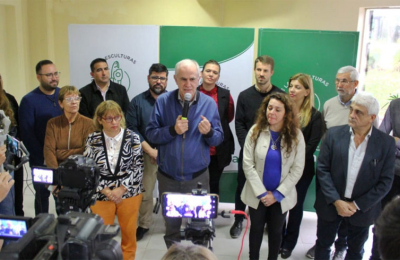 Nikisch anunció mil cuadras de ripio y "revitalización" de la gestión