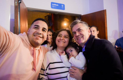 El gobernador entregó títulos de propiedad a vecinos de Resistencia