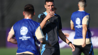 Scaloni, con dudas y certezas, pensando en el duelo ante Canadá