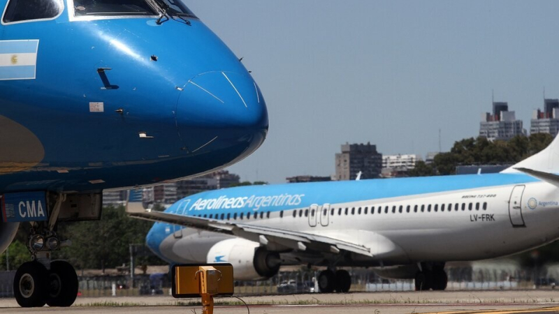 Casi 650.000 pasajeros dejaron de usar el avión en el primer semestre