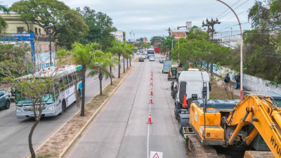 Zdero anunció inicio de la repavimentación de la avenida 9 de Julio de Resistencia