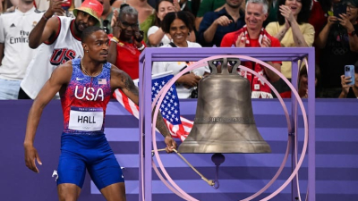 Desde el fondo al oro: la impresionante remontada del atleta estadounidense en los 400 metros