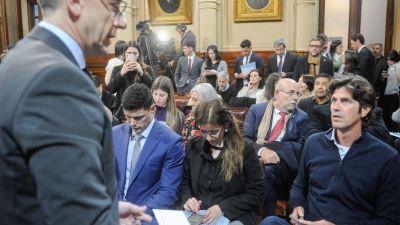 Con el apoyo de dos radicales, los K le dan un golpe al oficialismo en el Senado