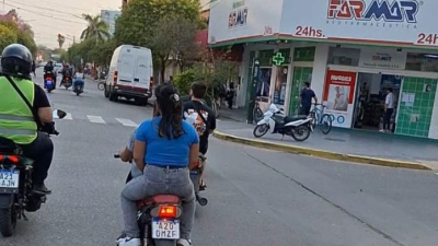 Secuestraron 18 motos por cruzar en rojo este jueves