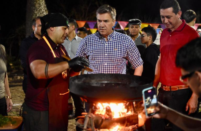 El gobernador participó en el Festival del Guiso en la Colonia km 548