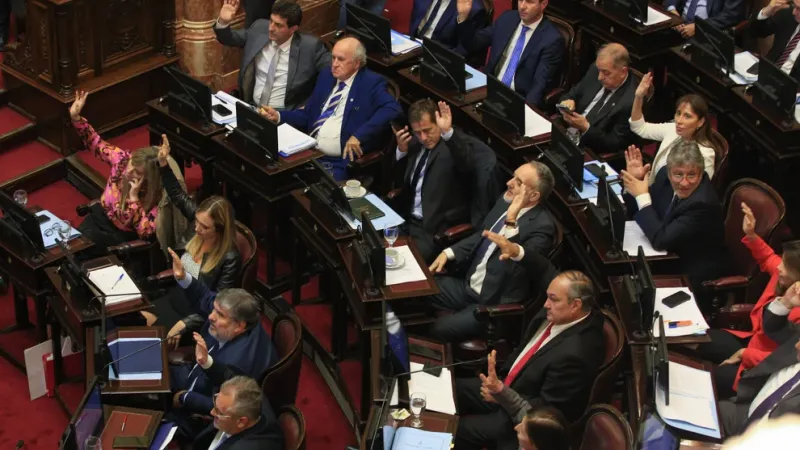 El Senado se aumenta las dietas en un 6,5% y pasarán a cobrar $9 millones