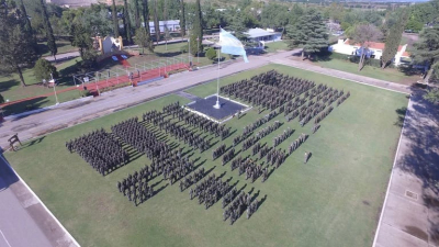 Procesaron a una gendarme por haber obligado a desnudarse a 100 aspirantes