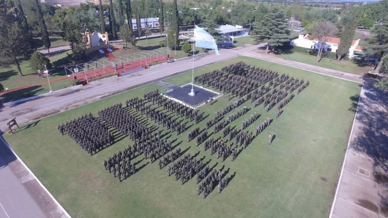 Procesaron a una gendarme por haber obligado a desnudarse a 100 aspirantes