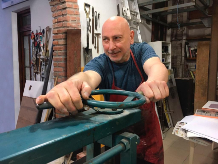 Leonardo Gotleyb en su taller.jpeg