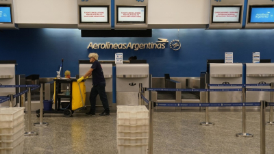 Los gremios salieron a mostrar recibos de trabajadores con un año de antigüedad y acusaron al Gobierno de mentir