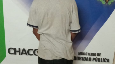 Policías de la Comisaría Octava recuperaron una moto robada