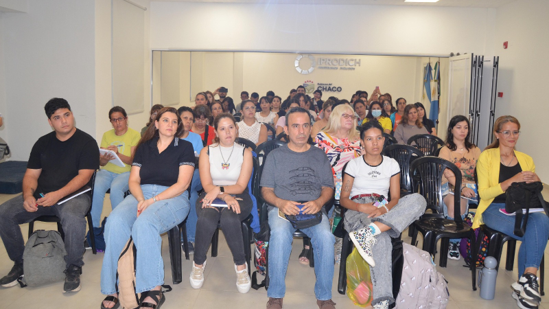 Unos 80 emprendedores se capacitan en la administración de sus unidades de negocio
