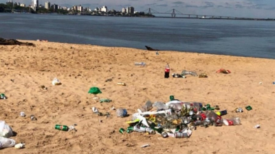 Basura y pesca sin control ponen en jaque al ecosistema del Paraná