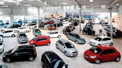 Las automotrices bajan precios debido a la eliminación del impuesto PAIS: un 1%