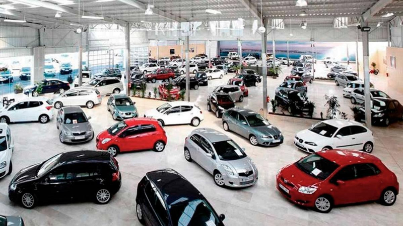 Las automotrices bajan precios debido a la eliminación del impuesto PAIS: un 1%