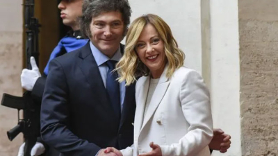 Meloni le otorgó la ciudadanía italiana a Milei y generó indignación
