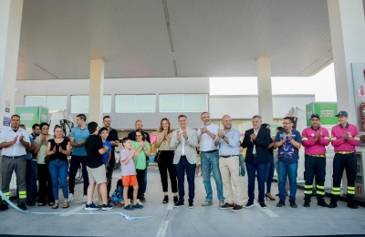 Zdero acompañó inauguración de estación de servicio en Tirol