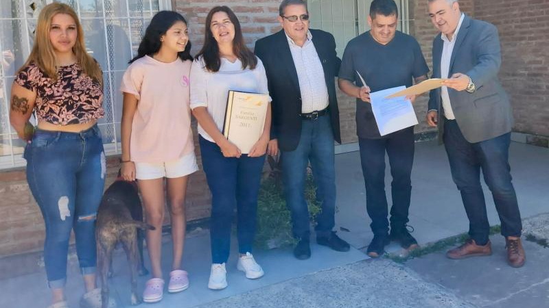 El Ipduv entregó el premio al ganador del 2º sorteo de cancelación de deudas