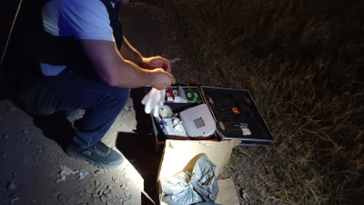 Evadieron un control policial y abandonaron casi un kilo de marihuana