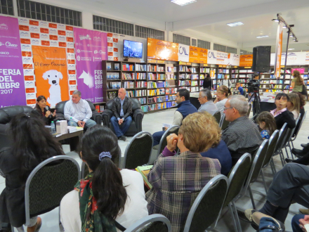 Presentacion Revista en Feria del Libro (1).JPG