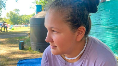 La vida de la niña que desde hace diez años vive con una bala incrustada en la cabeza