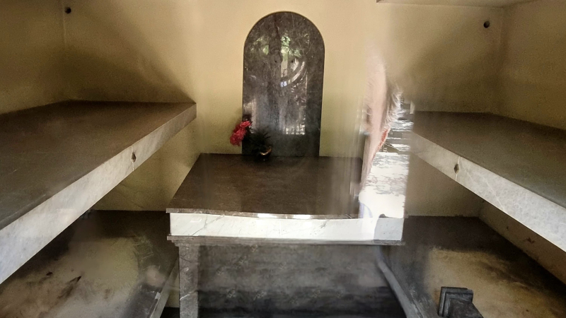 Mendoza: venden por Facebook un mausoleo en el cementerio de la capital