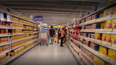 Las ventas en supermercados se reactivaron en noviembre, según informa el Indec