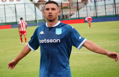 Racing fue efectivo ante Barracas Central y comenzó el torneo con una sonrisa
