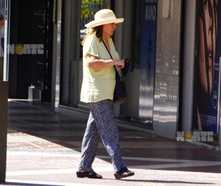 señora calor.JPG
