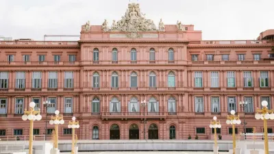 El Gobierno eliminó la Secretaría de Prensa y sumó el área de Inteligencia a la Presidencia