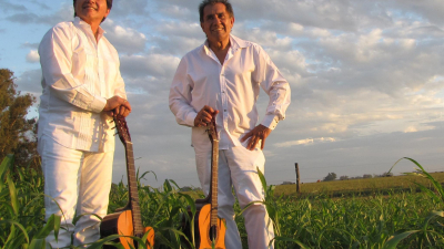 Cuti y Roberto Carabajal llegan a Resistencia