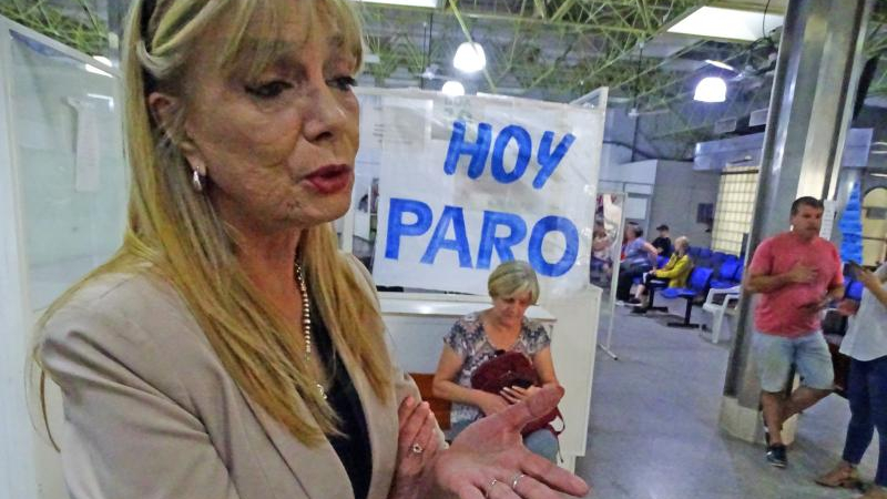 Fue un lunes agitado en el Insssep por una medida de fuerza sindical