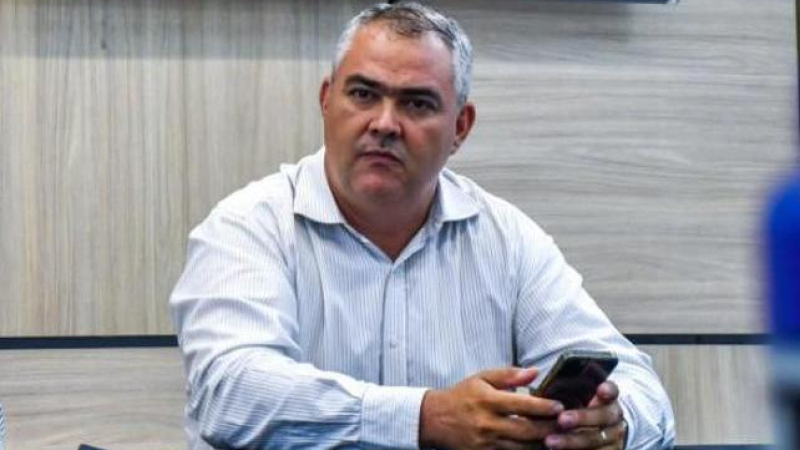 "Es una figura del pasado que representa 16 años de fracaso"
