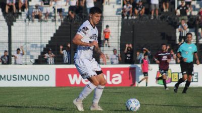 "Maxi" Romero: "Si seguimos ganando puntos de local, vamos a pelear arriba"