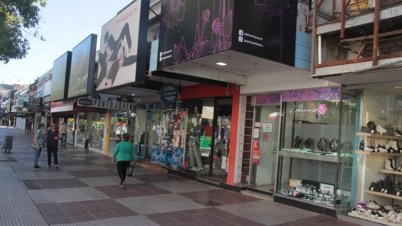 Jornada atípica en Resistencia: comercios abiertos pero con poco movimiento