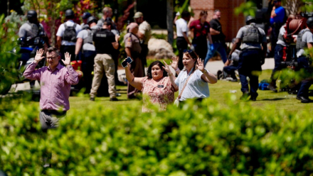 w1280-p16x9-2025-04-17T190946Z_435453020_RC2VZDAHD73U_RTRMADP_3_FLORIDA-SHOOTING.jpg
