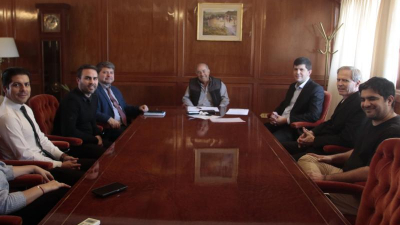 Romero Feris con las autoridades del BNA y el director de Politikon