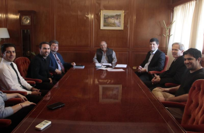 Romero Feris con las autoridades del BNA y el director de Politikon