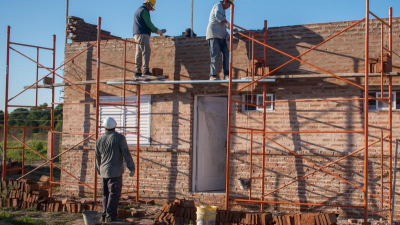 Paritarias: alerta y movilización en la UOCRA en todo el país