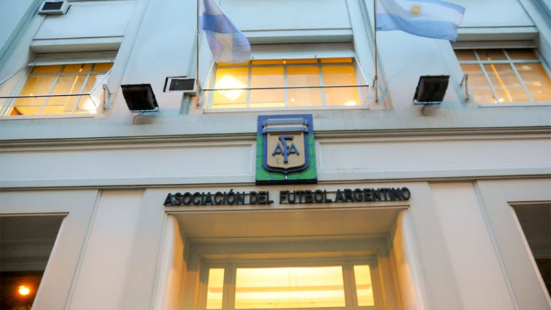 La AFA presentó un acuerdo para financiar a los clubes del fútbol argentino