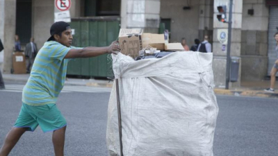 Una familia necesita más de 1 millón de pesos para no ser pobre
