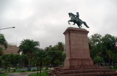 La plaza central, emblema urbano y cultural, cumplió 136 años