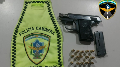 Discutieron, la amenazó con un arma de fuego y lo detuvieron