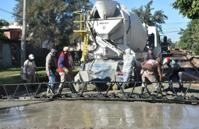 Nuevas obras de pavimentación con fondos propios en Villa Ángela