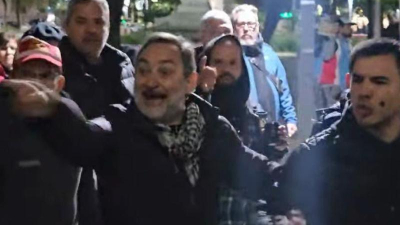 Incidentes en una marcha kirchnerista de apoyo a Cristina en la plaza 25 de Mayo