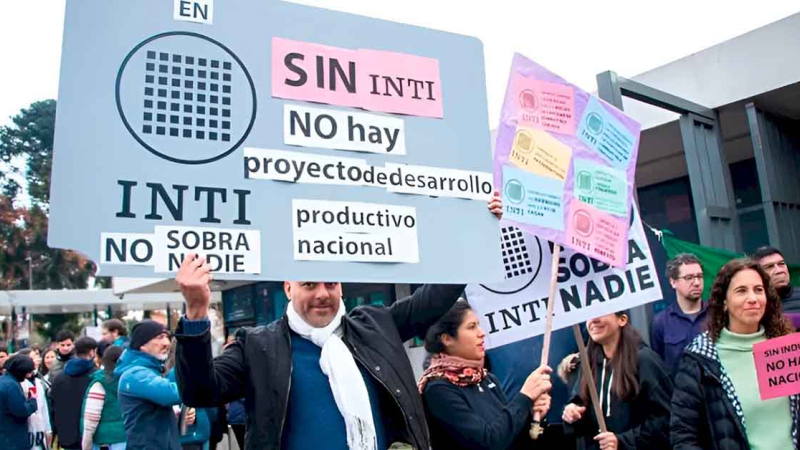 El INTI en alerta: protesta contra el decreto que amenaza su funcionamiento y empleo