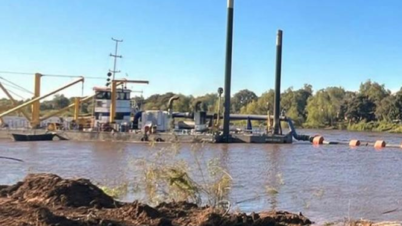 YPF y gobierno avanzan en dragado en la zona del riacho Barranqueras