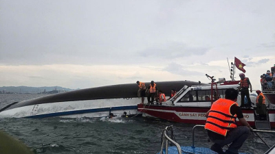 Murieron 34 personas tras volcar un barco turístico