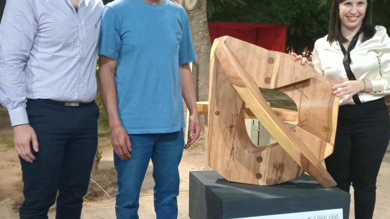 Luis Darío Borgo de Entre Ríos ganó el Certamen de Esculturas en San Martín